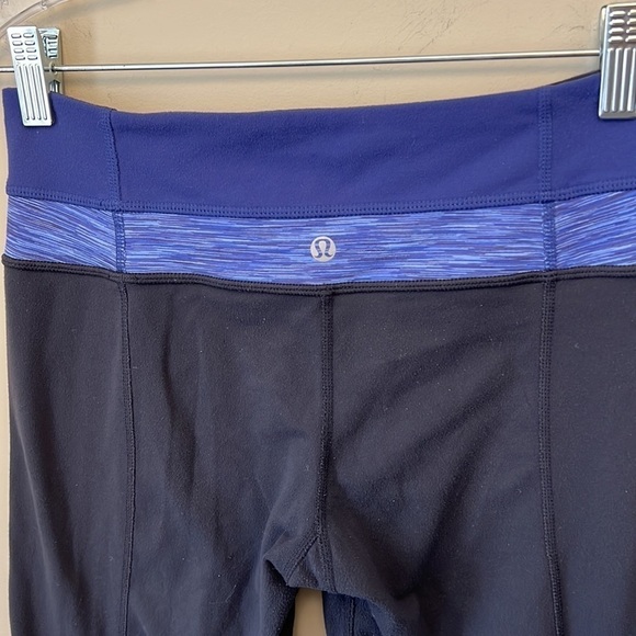 Lululemon Groove Crop Reversible Pants in Coal / Royalty / Royalty Space Dye - Picture 9 of 16
